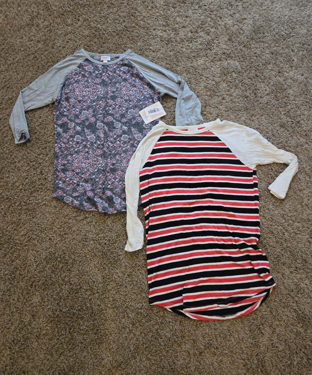 ** Lot of 2 Lularoe Randy shirt size xs x small